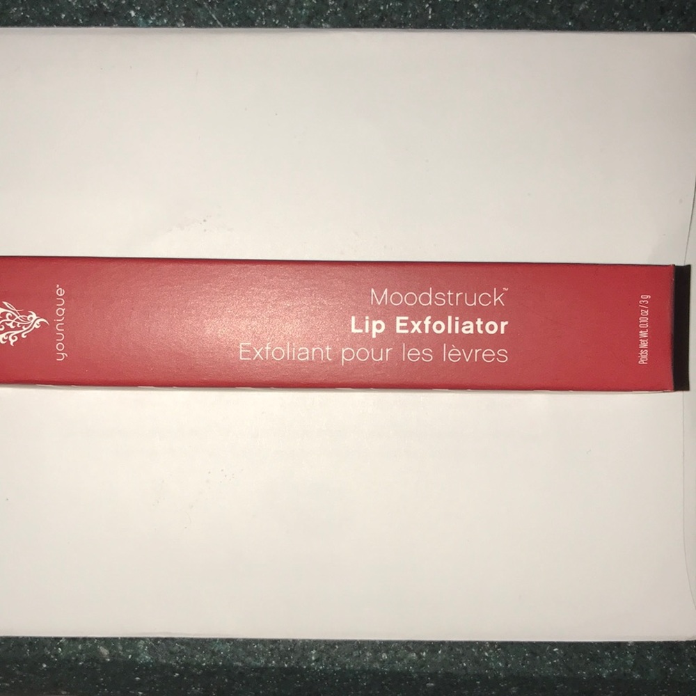 Lip exfoliator